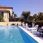 Della Baia Ξενοδοχείο 3*