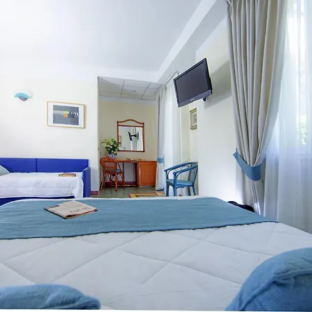 Della Baia Hotel 3*