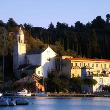 Della Baia Szálloda